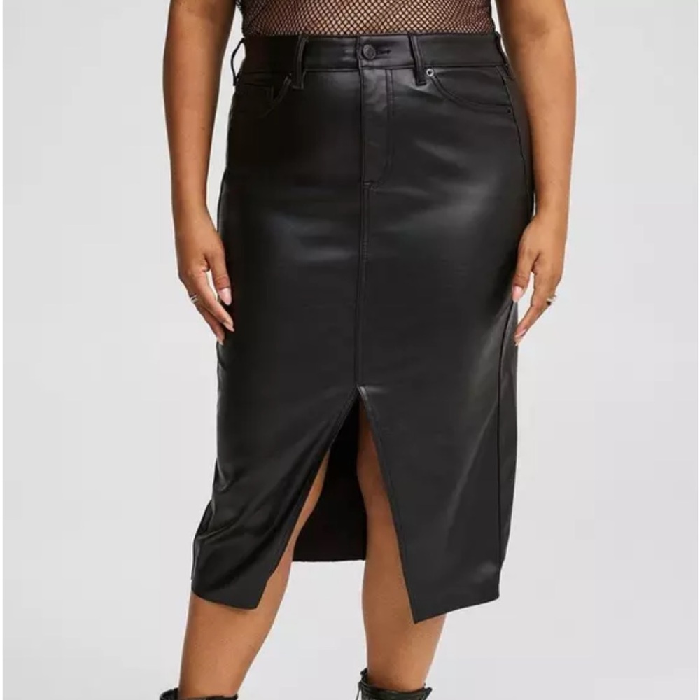 NWT TORRID 6 6x faux leather black stretch pencil skirt with slit